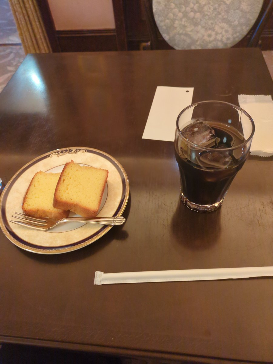 Alcoholism_O's tweet photo. ゲリラ豪雨で山から下りられない https://t.co/tEbyuoyVoL