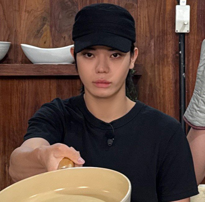 sahioyul's tweet photo. mirip bapaknya https://t.co/KlZ324d1aY