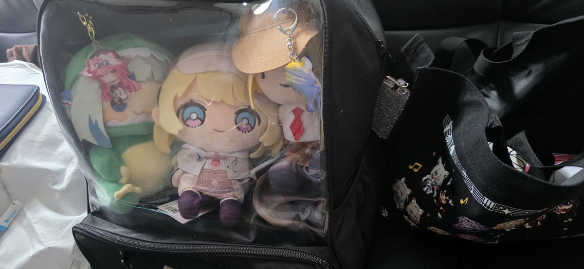 WoN_Nagi's tweet photo. Yesterday, same bag but today i finally can change! I think today's bag make cry a lot of us (don't let me cry alone i miss them).
Today is stormy so take care everyone ✨️💜
(I think i post some photo after my Wixoss tournament) https://t.co/CeJ0Nqw1Ci