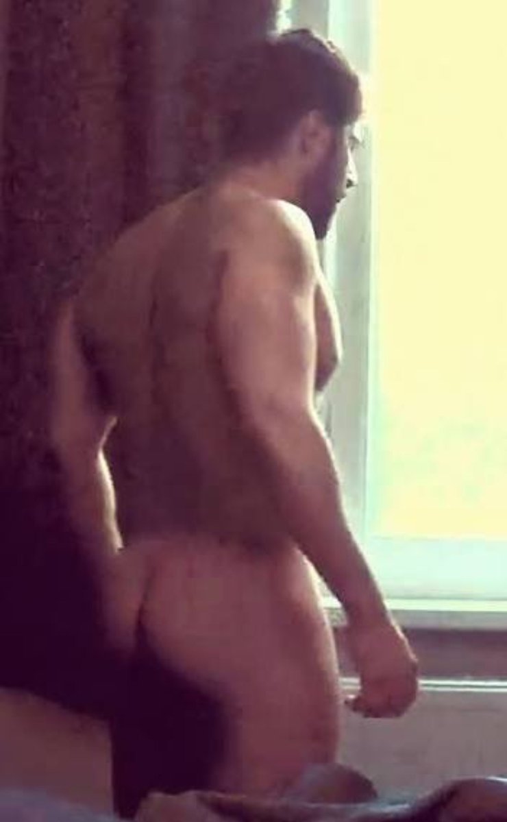 RishiVerma279's tweet photo. Front 🍆 or Back 🍑 ?
Sexy Munda Varun Dhawan Shirtless🔥🥵. 
#VarunDhawan #shirtless #sexyman #hotactor #ShirtlessActor #BiggBoss #Armpits #Nipples #Navel #Sexy #Bollywood #Chest 
DM for Chat/Roleplay https://t.co/ajW6UUmuxa