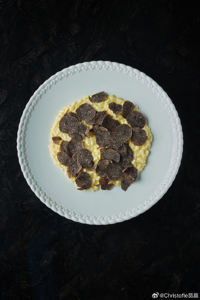 ZeroMaj0r's tweet photo. Just found the coziest hidden bistro in town! Their truffle mushroom pasta is creamy, flavorful, and not too heavy—perfect for a lazy Sunday lunch  Will definitely be back to try their homemade tiramisu soon! https://t.co/I6SnKIJTSp