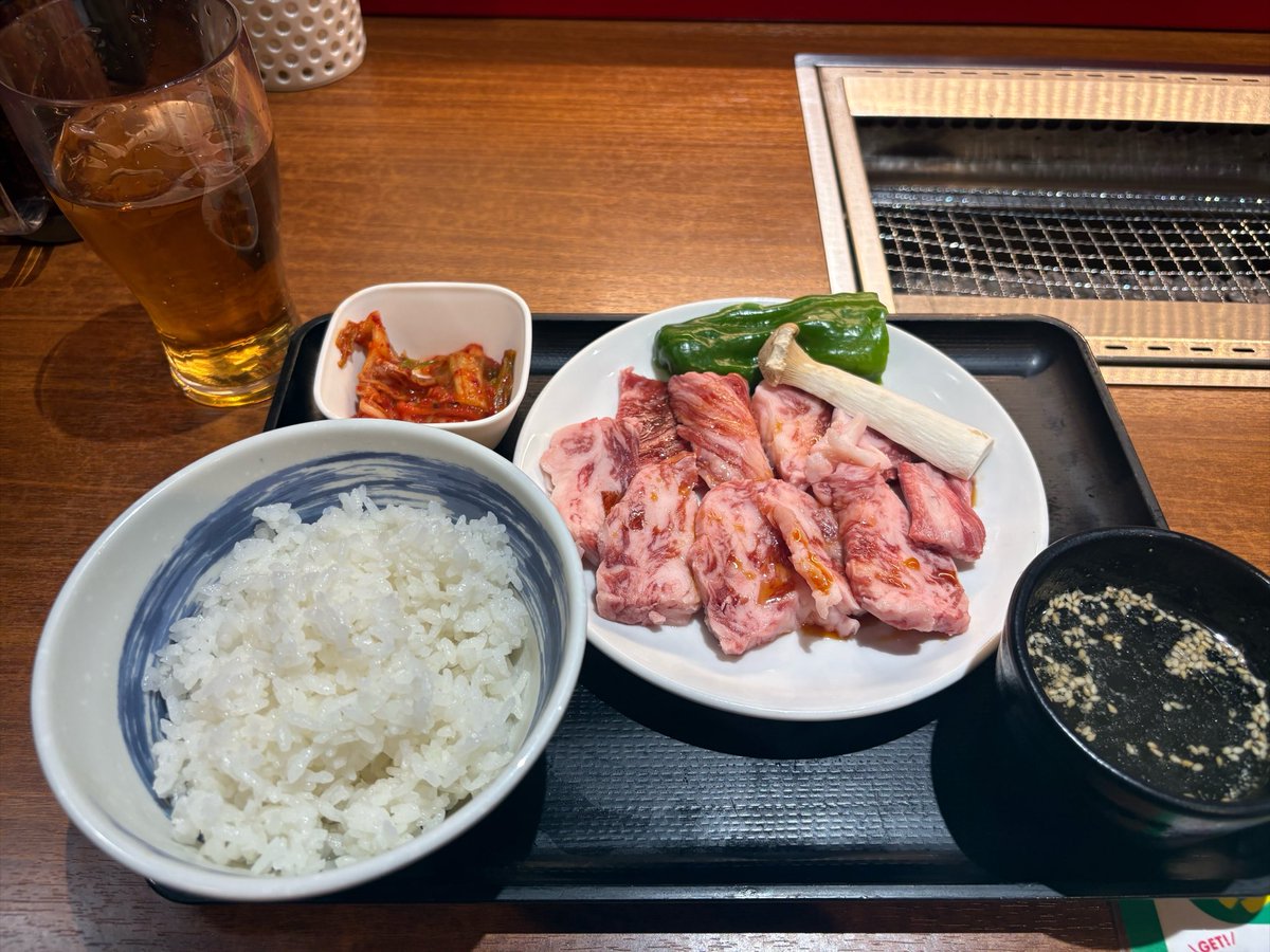 etsuran_h's tweet photo. 焼肉ワタミで遅めのランチ
29の日特別セールじゃー！ https://t.co/ylrU64YmNL