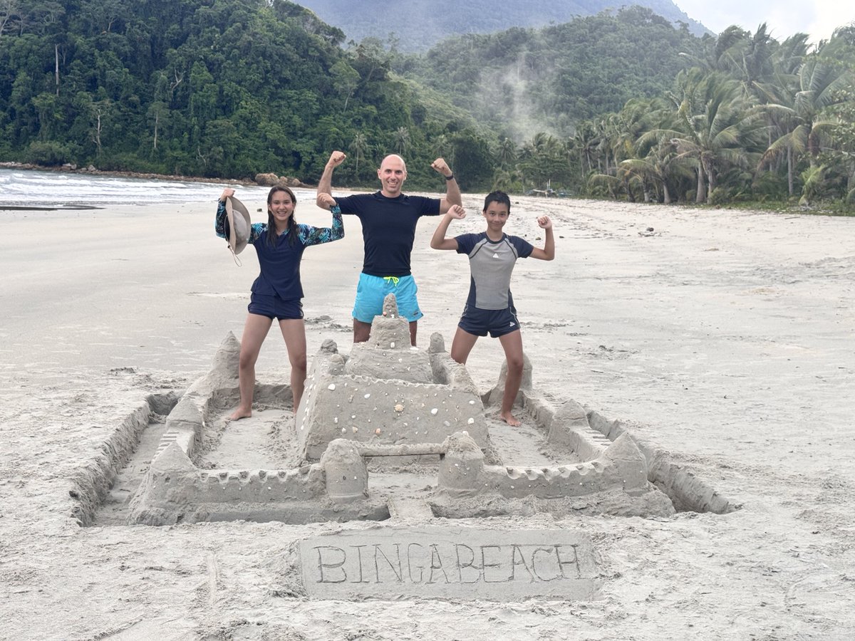 bingabeach's tweet photo. rate out sand castle 1-10 before tide gets ���🏰👇 #sandcastle #bingabeach #beachday #beachtok #summerfun https://t.co/QZPZCBecF4
