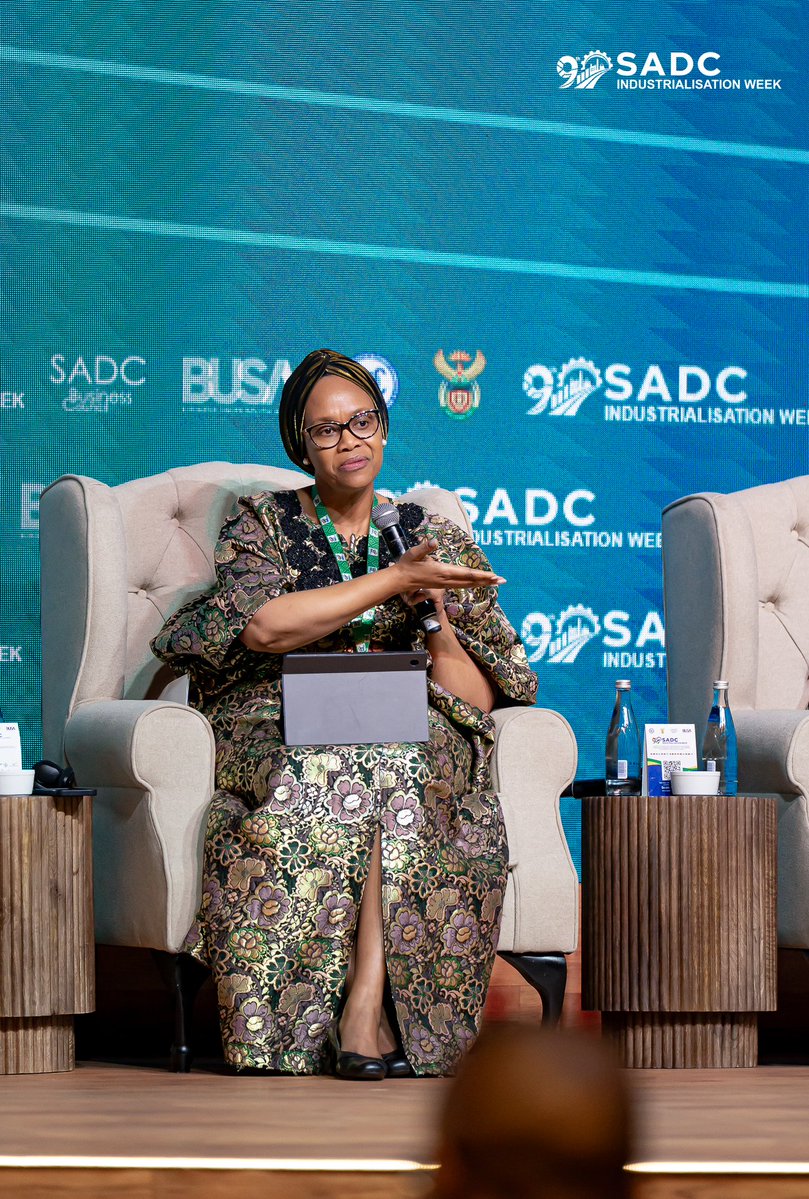 BusinessUnitySA's tweet photo. Harnessing the intersection of technology and agriculture, this panel explored how innovation, value addition and regional collaboration can strengthen Southern Africa's agricultural value chains.

Moderated by Phiwe Marumo, Phenias Gumede (SACAU), Dr Lavhelesani Rodney Managa of the Council for Scientific and Industrial Research (CSIR), Michela Cutts from RCL FOODS and Shiphra from Graça Machel Trust discussed how technology adoption, agro-processing and strategic partnerships can improve productivity, boost exports and position agriculture as a key driver of industrialisation, trade, and sustainable economic development across the SADC region.

#SIW #BUSA #SADCBusinessCouncil