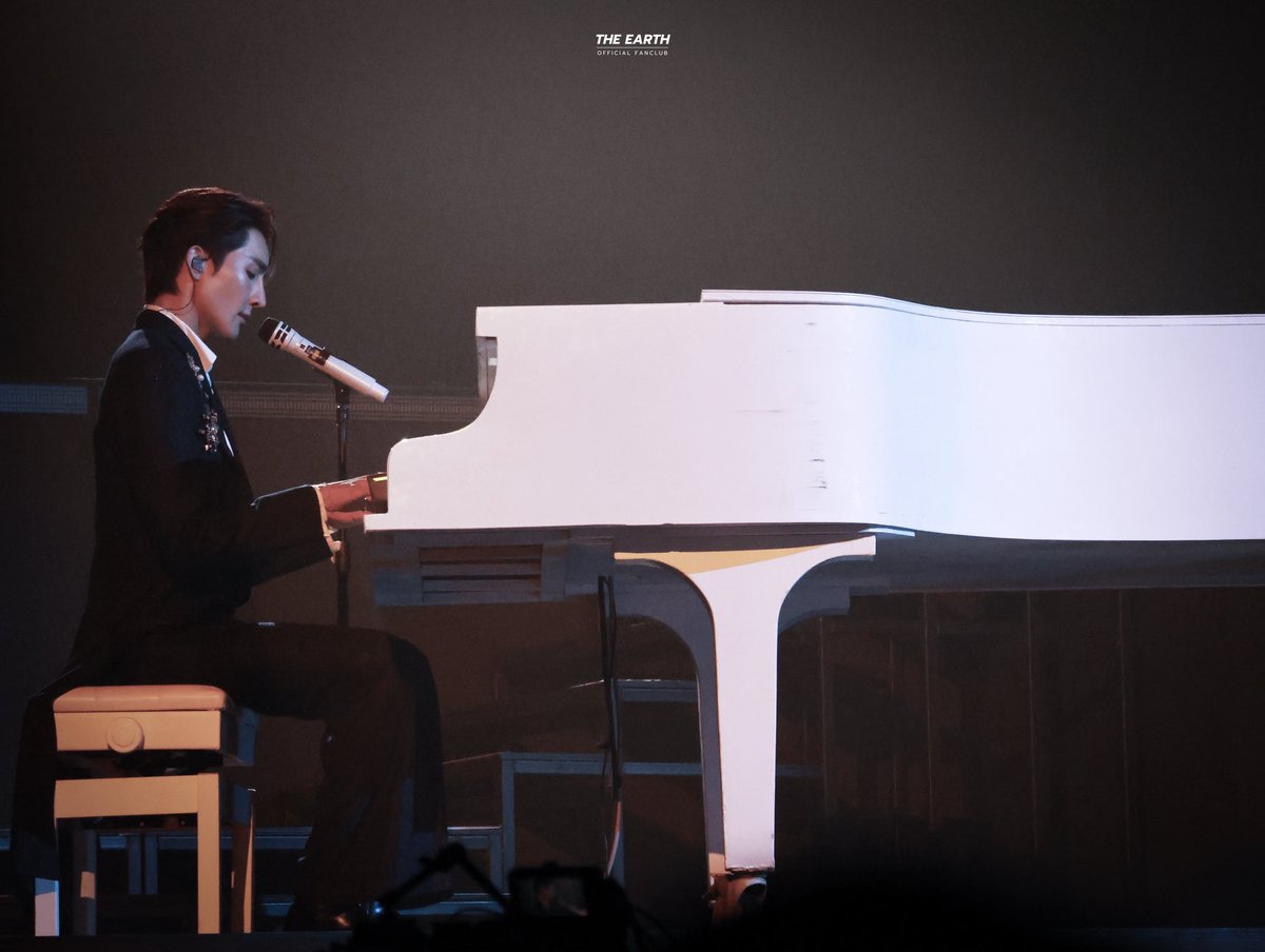 EarthOfficialFC's tweet photo. คุณชายพิ 🤎✨

[20260725] -  EMBPFK CLOSE FRIENDS PARTY 

#FFFPartyConcert2026D1 
@Earth_Pirapat #EarthPirapat https://t.co/OB4yWRWHHQ