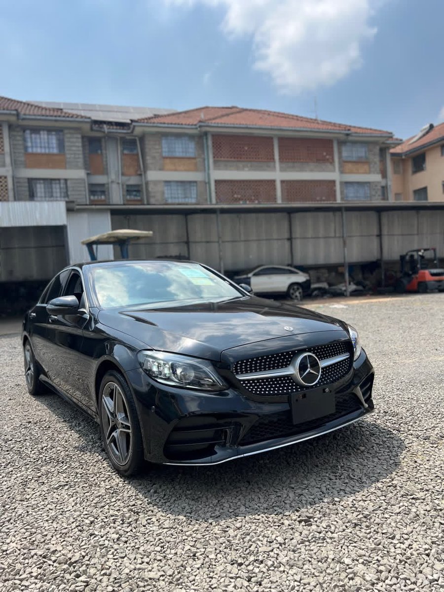 LeograndAuto's tweet photo. 2019 Mercedes-Benz C200 EQ boost. 1500cc turbo petrol. Price; 4 million. 

Contact 0790726424 https://t.co/Z2qQwNP0sp