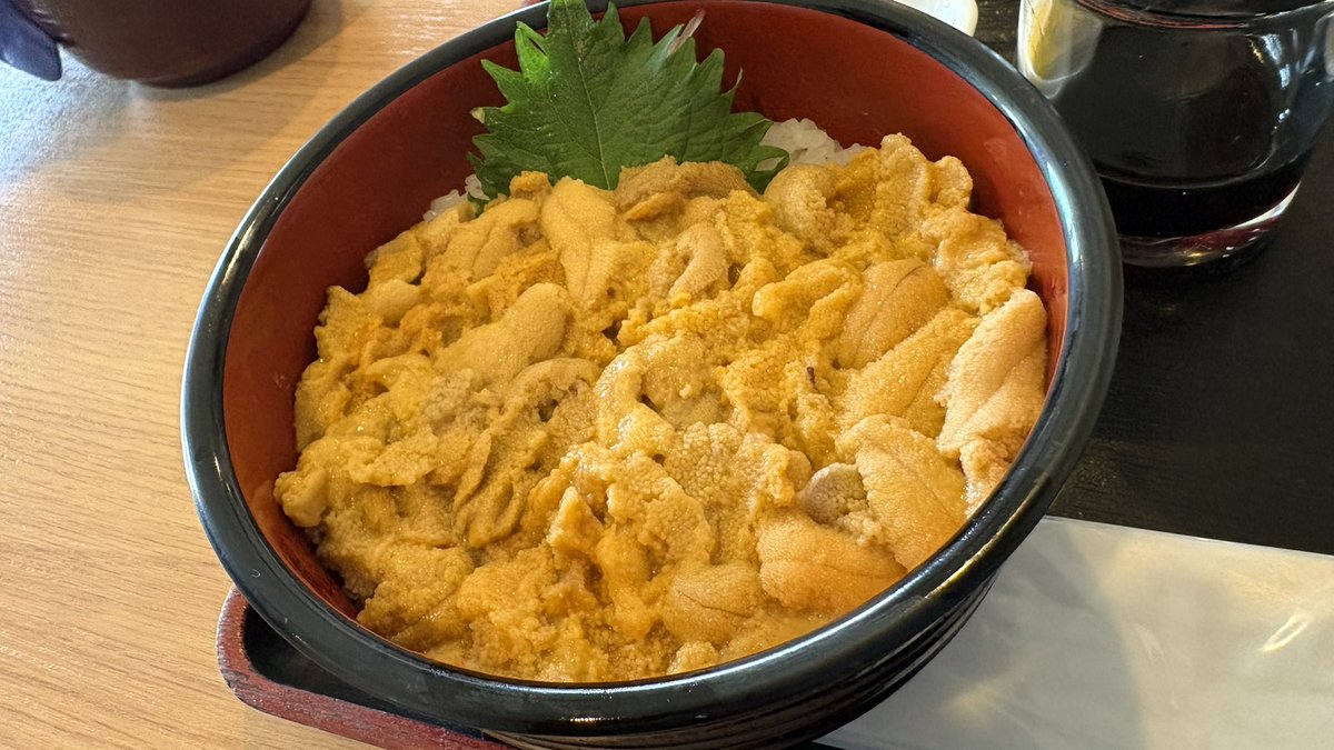 tansoman's tweet photo. しばらく投稿してなかった中で唐突にウニ丼貼り付けて浮上
#積丹 https://t.co/Kfy0u6Gscm