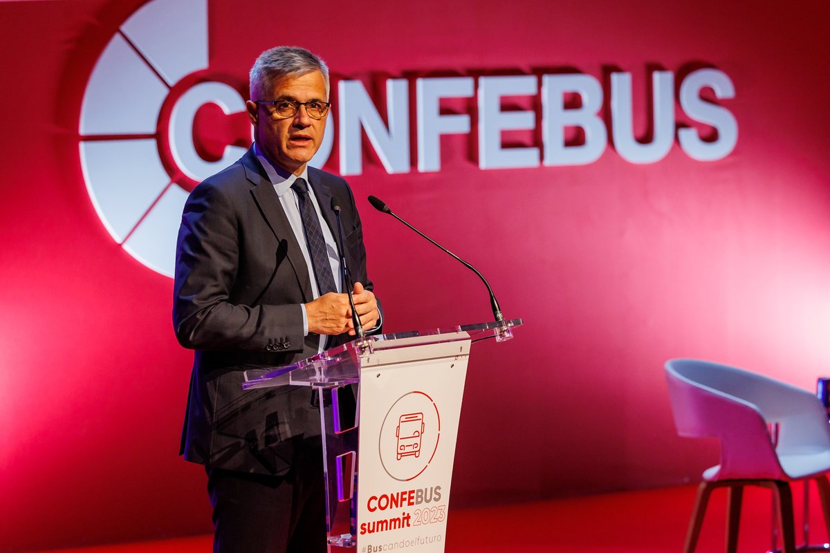 ConfebusSocial's tweet photo. Desde CONFEBUS lamentamos profundamente la pérdida de @DavidLucas_P. Queremos trasladar nuestro más sentido pésame a su familia, amigos y compañeros, y reconocer su compromiso con el transporte y la movilidad.
https://t.co/9GsT2wyJ7U #CONFEBUS #InMemoriam https://t.co/gCF2wKoSKx