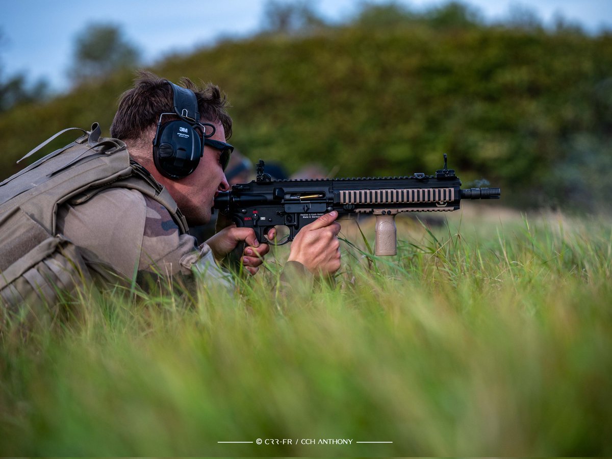 1FRCorps's tweet photo. đŻÂ La prĂ©paration opĂ©rationnelle se construit dans la durĂ©e.
Tir, secourisme au combat, TIOR, CBRN,⊠les militaires du 1er corps d'armĂ©e entretiennent leurs savoir-faire pour maintenir leur disponibilitĂ© opĂ©rationnelle et leur capacitĂ© dâaction.
#PrepaOps https://t.co/mxCa5vvv0Q