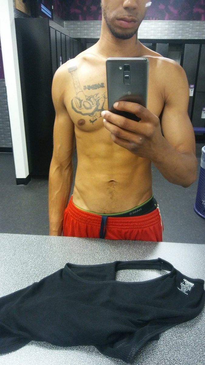 CGbadazz420's tweet photo. This is old but fuck it https://t.co/r0MPiFLhHS