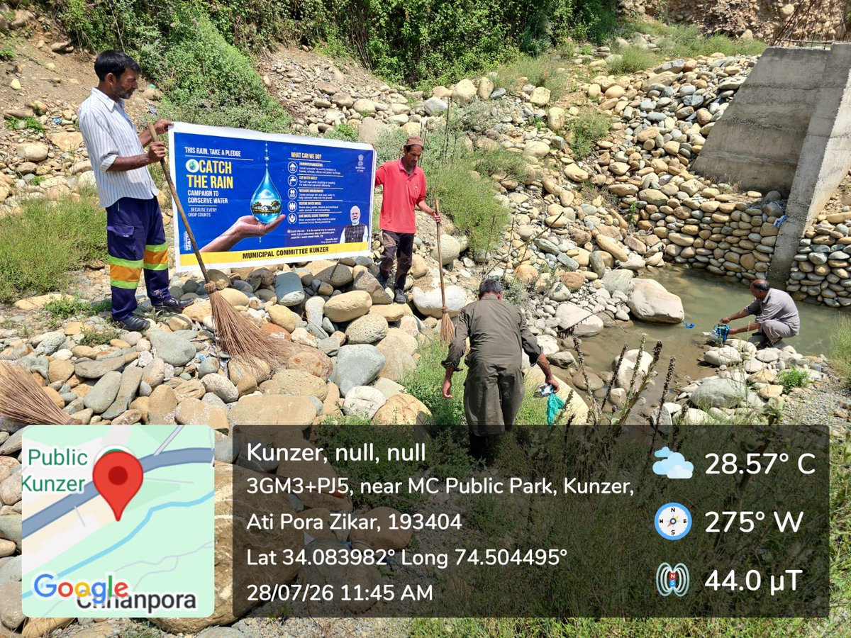 MCKunzer's tweet photo. Let’s keep drains unclogged, protect our water bodies, and make sure not a single drop is wasted. Together, we build a secure water future. @DCBaramulla @DULBKASHMIR #amrut#CatchTheRain https://t.co/wkojHwyYeR