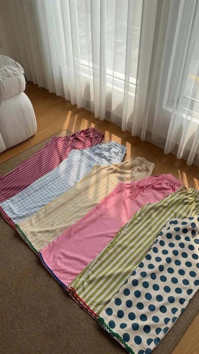 Eshaagogreen's tweet photo. UMUR 30+ BARU TAU CELANA BARREL ITUUU 😭😭
Lucu lucu bangettttt cek deh
https://t.co/cAMagYFYPm

Mau CO Takutnya di orang lain keliatan effortless...
Pas di aku malah jadi ondel-ondel. 😭🤣 https://t.co/xKSIpqFDzm