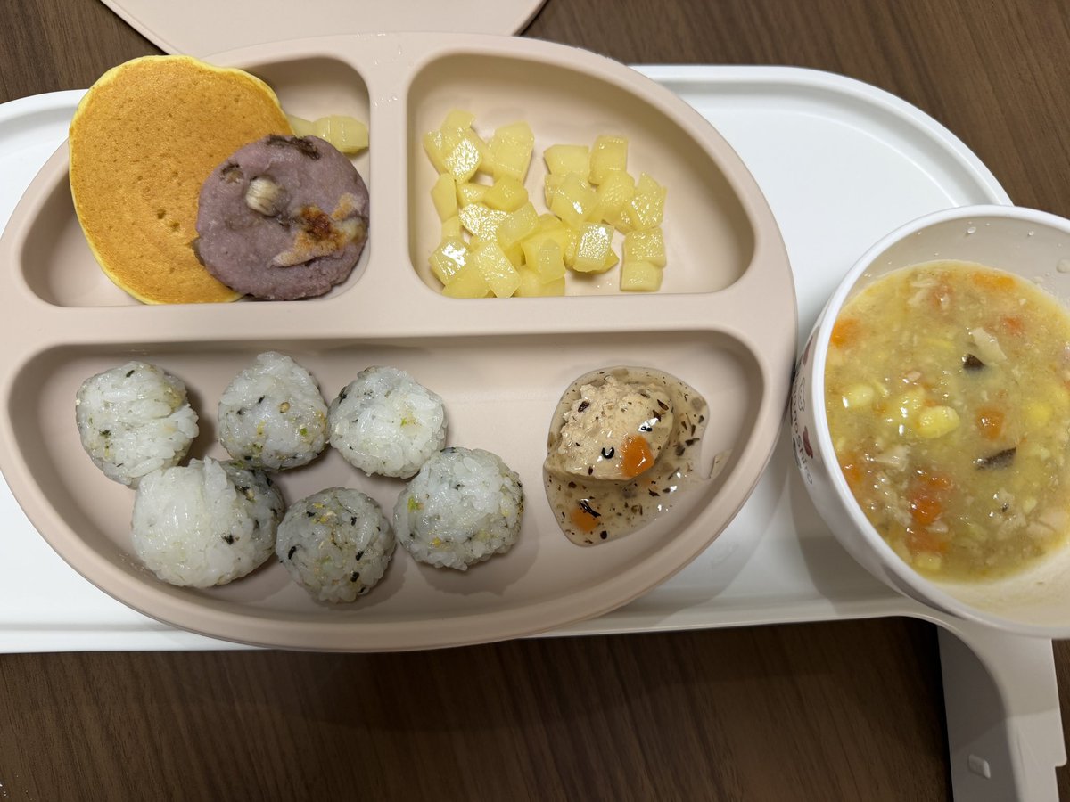 nasuka0215's tweet photo. そういえばワンプレート食器初めてみた！
もしかしたら、もしかしたら少しは食べるかも！？ https://t.co/Ru4e6EdWeM