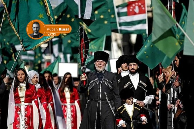 ilketvcomtr's tweet photo. 🖊️Kuban Kural yazdı: Çerkesler neler yapmalı(ydı)? 

📌"162 yıldır burada yaşayan bir kitle için anavatan algısı kimliğin mihenk taşı, dinamizmin merkez kuvvetlerinden biri olsa da varlıklarını sürdürmeleri için salt Kafkasya gündemiyle boğuşmaları yetmez, yetmiyor. Hatta bu bir süre sonra steril ve güvenli bir alanda yok oluşlarını dahi hızlandırabiliyor"

@KubanKural 
https://t.co/RahptqZINu