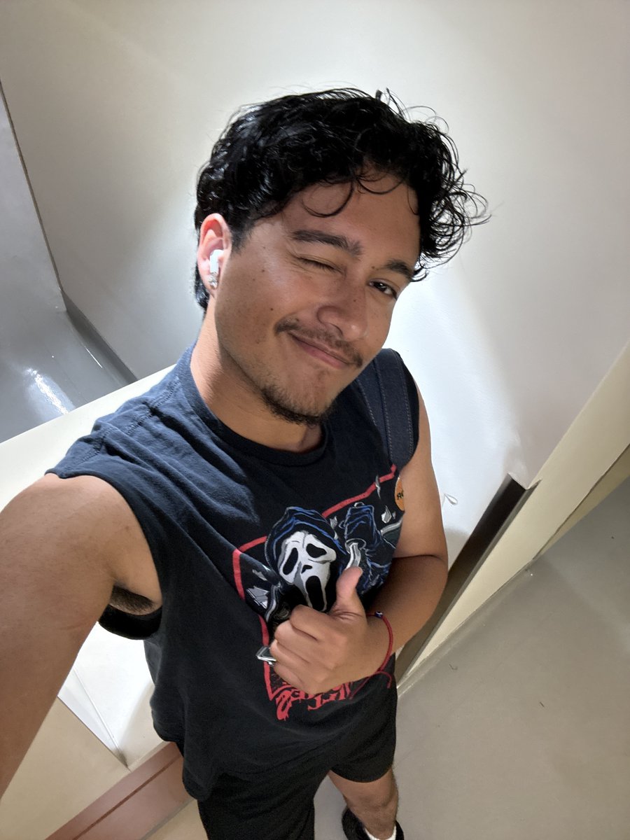 kevnnnm's tweet photo. so tired but hiii https://t.co/UjIBlquiw9