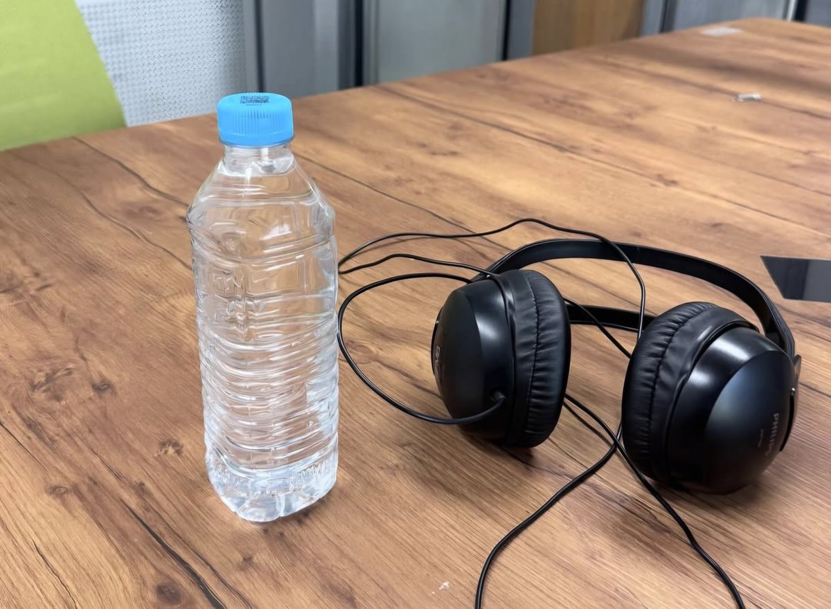 writerYK's tweet photo. 왼쪽 사진이 과거의 어느 날 찍은 건데
지금 보니 굉장히 옛날 같다.
최근의 사진들과 비교해보면 더 그렇네. https://t.co/6eUFDnpLob