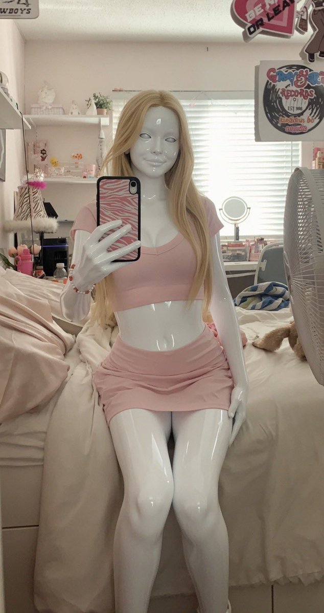IRLSLUT47548's tweet photo. DM to have your girl added to my collection :) https://t.co/83SUJOr3lv