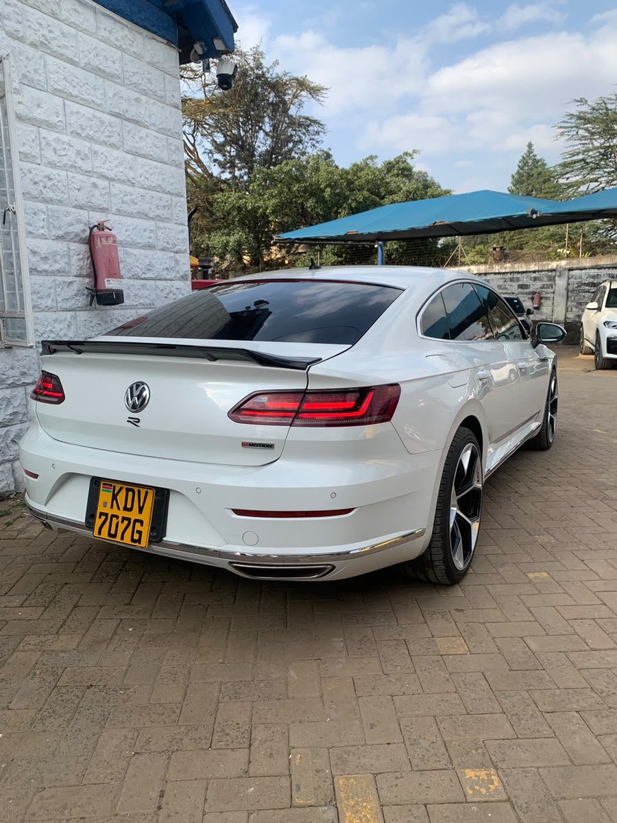 LeograndAuto's tweet photo. 2018 Volkswagen Arteon 2000cc turbo petrol. Aftermarket wheels, 6 pot porsche brake kit. Only asking 3.3 million. https://t.co/KrzvA5WRph