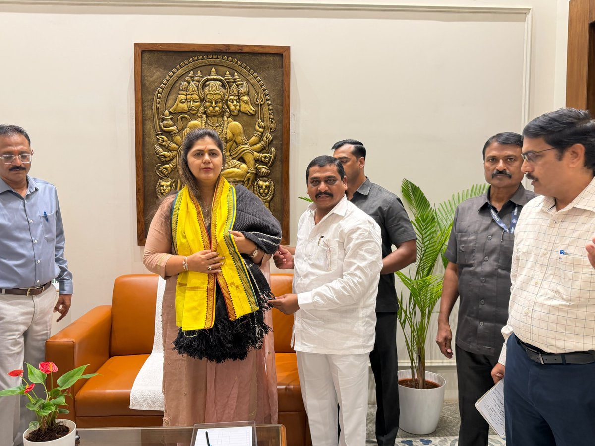 Pankajamunde's tweet photo. जनता दरबार, रामटेक.
28/07/26
#JantaDarbar #Ramtek https://t.co/vJt2Wp2TuQ