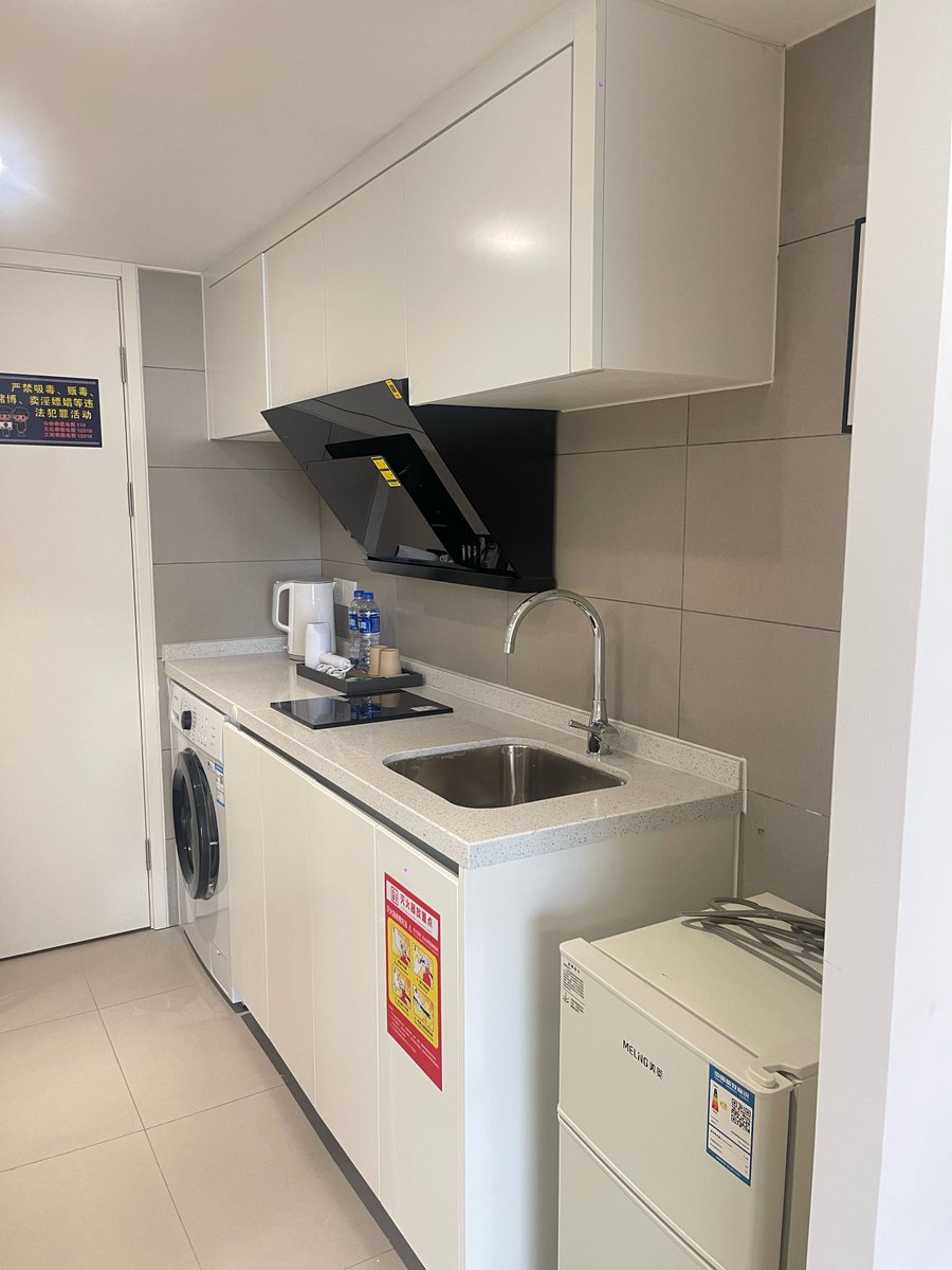 Jesss06979977's tweet photo. Tired of cluttering your space Spend 10 mins sorting old stuff today—donate usable items, toss broken ones, and free your room! Small steps, big tidy win. https://t.co/Ami8KrsIw0