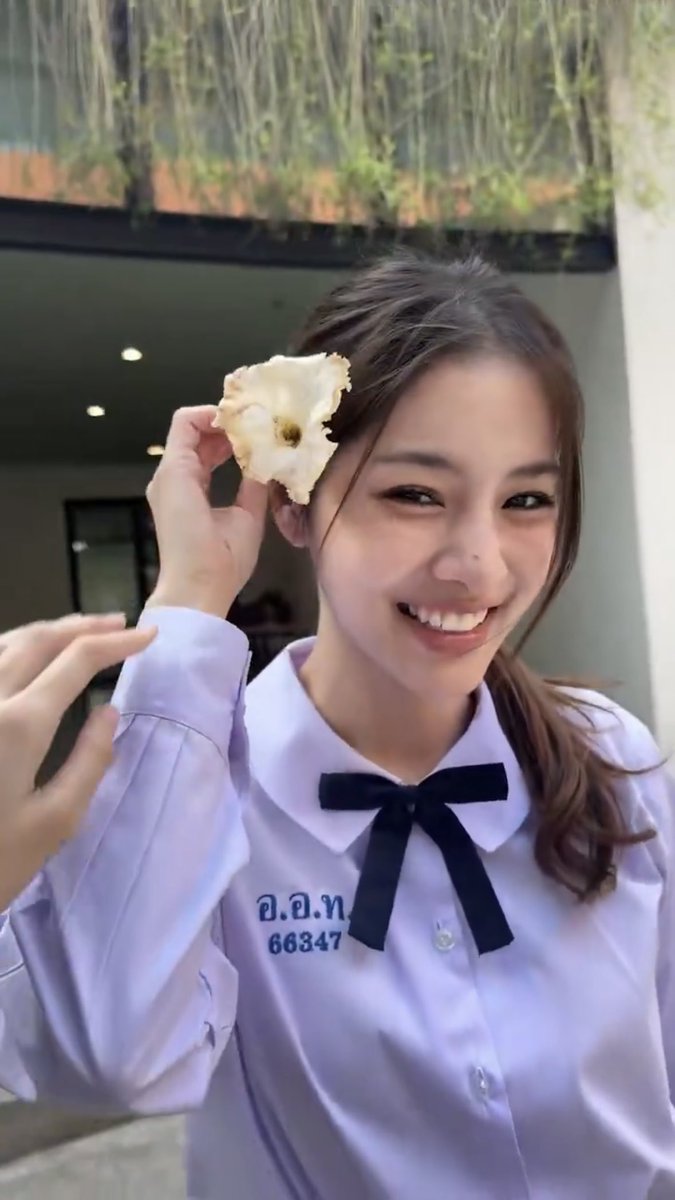 shijuortiz's tweet photo. really love her big smiles the way her whole face just lights up https://t.co/3Rhb7cVoQK