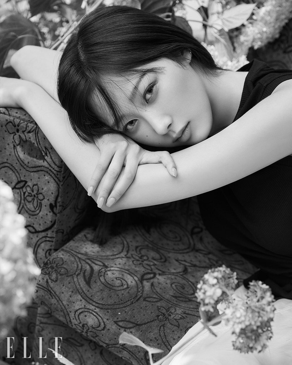 gisellemuseum's tweet photo. 240725 X aespa

GISELLE X LOEWE 🤎

📸 ELLE KOREA

#GISELLE #지젤 #ジゼル
@aespa_official #gisellemuseum https://t.co/O21mmnVZa9