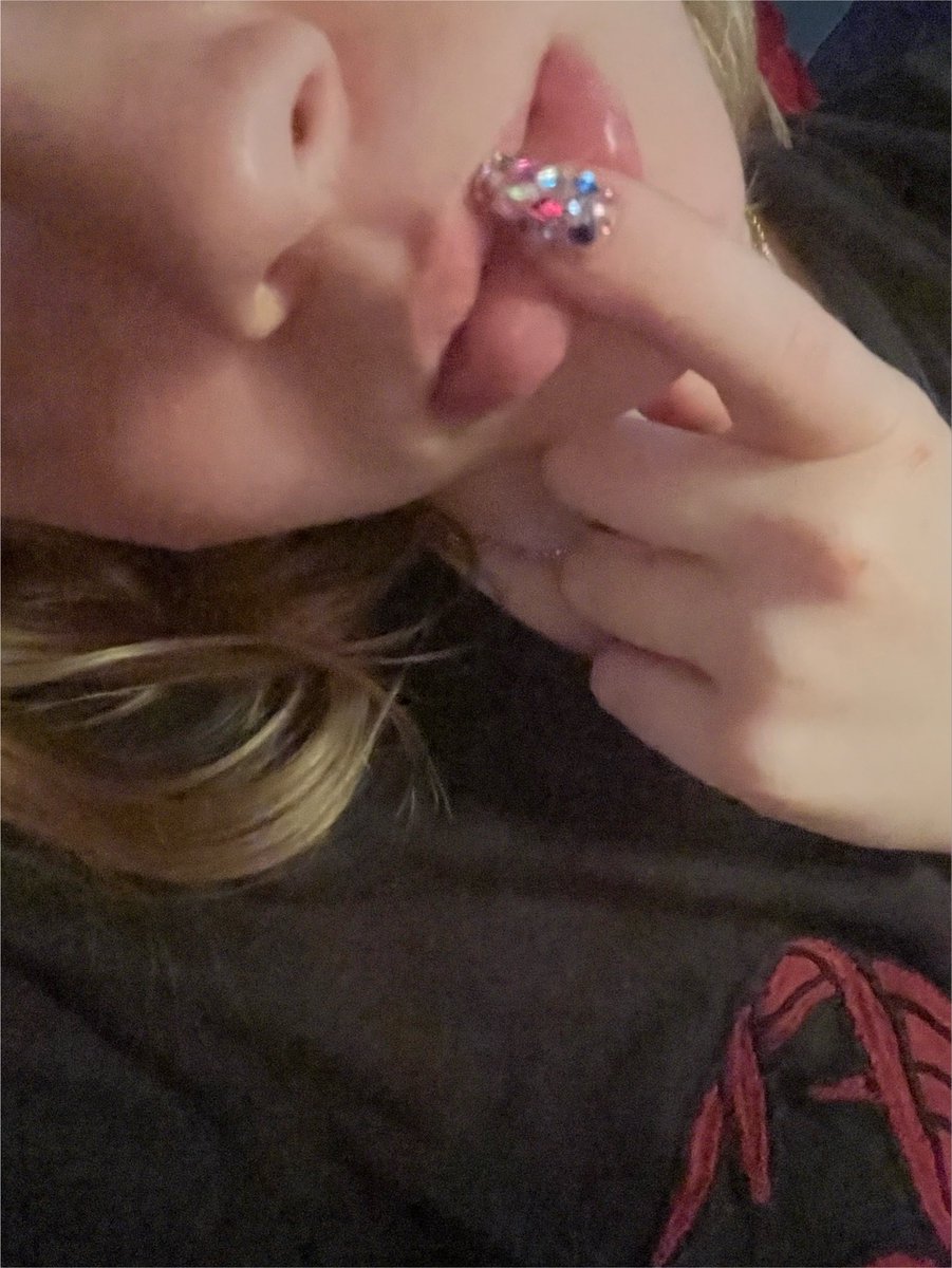 Lollalicks's tweet photo. Put it here 👅 https://t.co/V6HDrxY0iJ