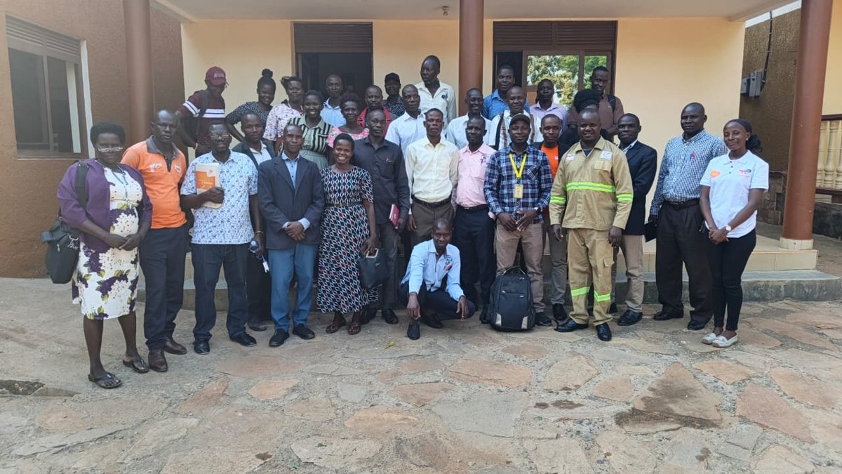swrwug's tweet photo. Yesterday, we kicked off our VIA safe mobility for all young people program in the Albertine Region. Our VIA teachers reflected and prepared on how to deliver road safety education to children, empowering young road users with the knowledge to stay safe.
#Safemobility https://t.co/CymHp33DeI