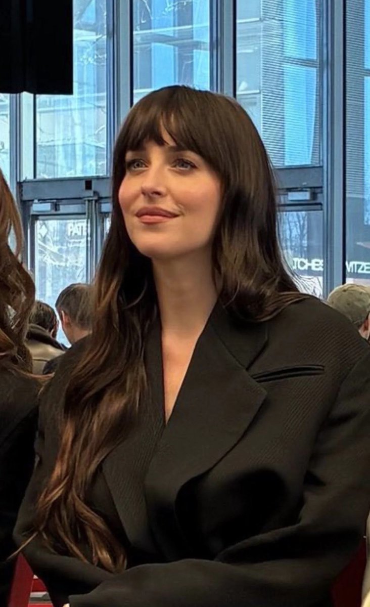 yslgirlx's tweet photo. Dakota johnson https://t.co/cPpl2HTR7R