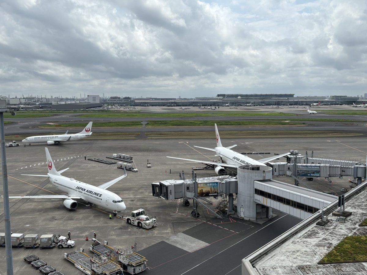 rainbow5149's tweet photo. 羽田空港に早めに着いたので
展望デッキへ✈️ https://t.co/eniR1TH9W6