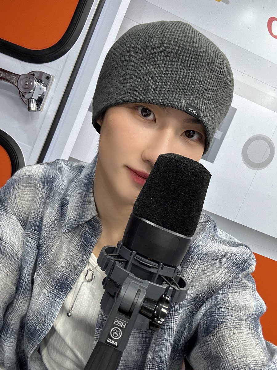 TNX_twt's tweet photo. 7월 마지막 라디오 끝 🫶🥰

#TNX #티엔엑스
#최태훈 #TAEHUN https://t.co/7U0Bv3Dknm