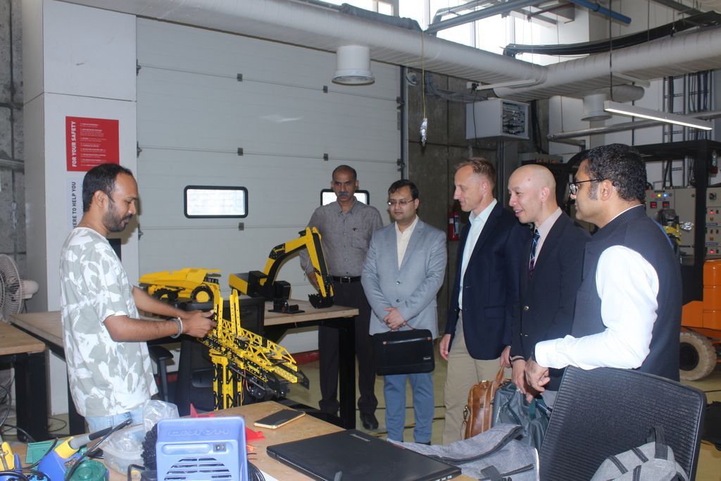 TWorksHyd's tweet photo. Global interest in India's hardware innovation ecosystem, with Telangana emerging as a leading center, continues to grow.

It was our pleasure to welcome senior representatives from the US Department of Defense and the US Consulate to T-Works for discussions on India's, and particularly Telangana's, rapidly evolving deep-tech and advanced manufacturing ecosystem.

The delegation included Col. Quoc-Nam Nguyen, Commander, DCMA Pacific; Capt. Jeremy Crestetto, Chief, USMILGP New Delhi; Mr. Nathanuel David Jones, Quality Assurance Specialist, DCMAI Singapore; and Mr. Arkadeb Banerjee, Program Manager, USMILGP New Delhi.

The interaction with deep-tech startups showcased how ideas are being translated into deployable products through world-class prototyping, advanced manufacturing capabilities, technical expertise, and industry collaboration.

The discussions reflected the growing global recognition of India's hardware innovation ecosystem, with Telangana playing a leading role, and the opportunities for future collaboration in advanced manufacturing, dual-use technologies, and defence innovation. 

@Min_SridharBabu  @AnveshReddy_TG  @DigitalMediaTG  @TGRising2047  @CPRO_TGCM  @jogitanikella  @USAndHyderabad