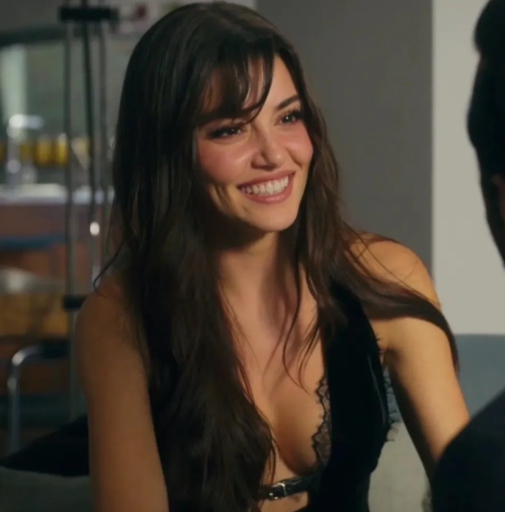 yslgirlx's tweet photo. Hande erçel https://t.co/LTNfMWpaIi