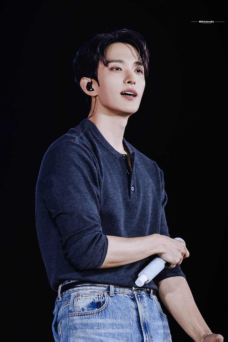 hourlydokyeom_'s tweet photo. #DOKYEOM #DK #이석민 #SEVENTEEN #세븐틴 https://t.co/nF1s2hMNqm