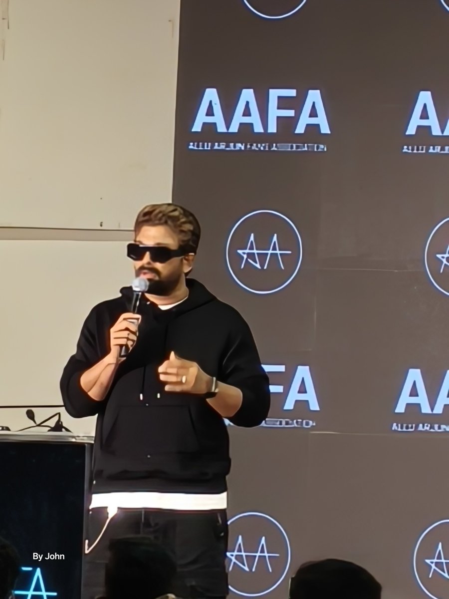 AIAFA_VIJAYAWAD's tweet photo. Ever charming💗🫶 @alluarjun 
STYLE KA BAAP🔥🔥🤙😎 https://t.co/9E1n8ZOH7M