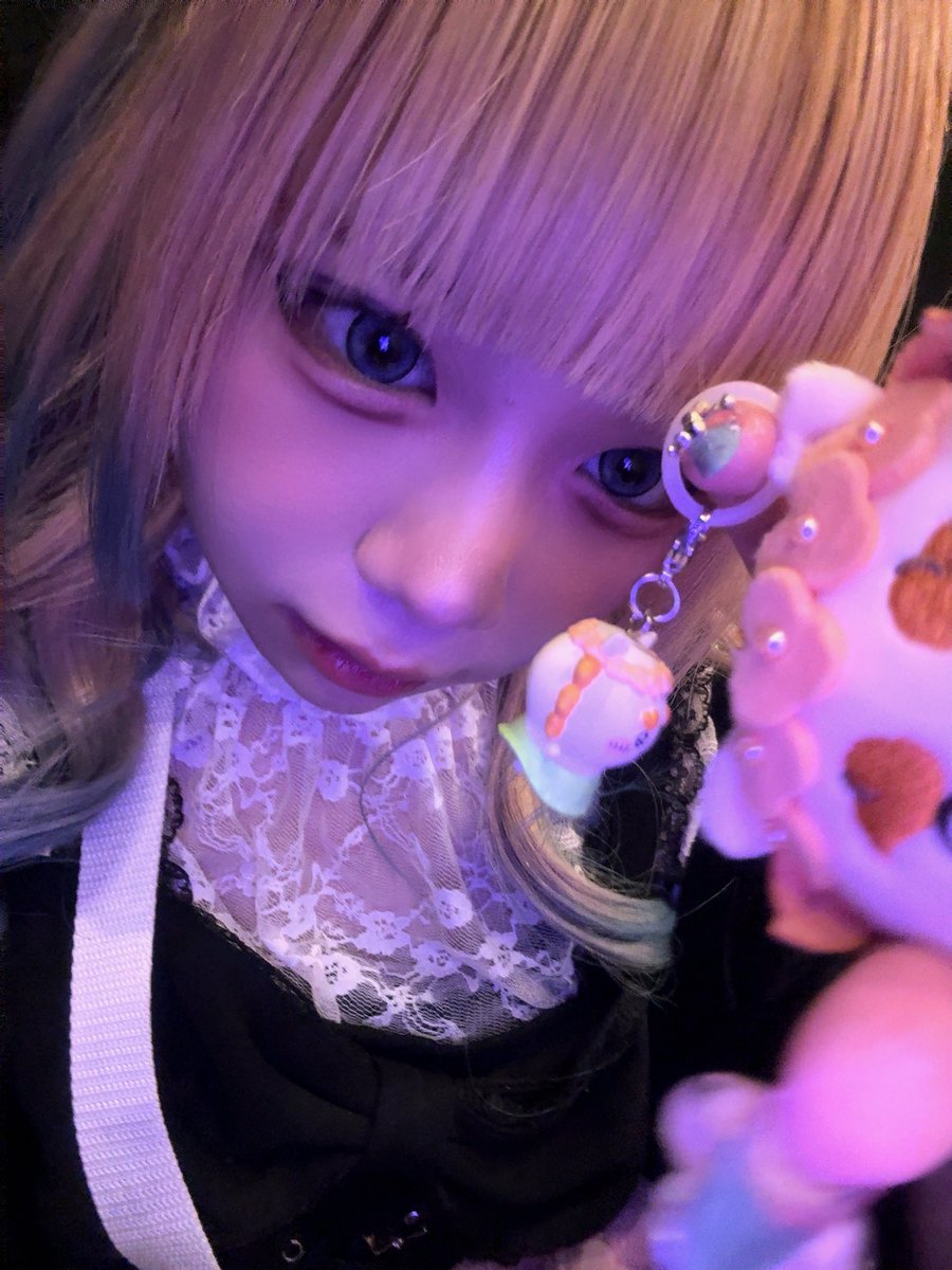 zzzoo669's tweet photo. ちいかわ映画見てきたよ🌺
シーサー自引きできました꒰(՞..◜ヮ◝..՞)꒱ https://t.co/0nqqa8nSFJ