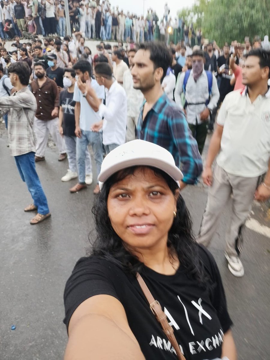 scribe_anjali's tweet photo. Woman with ruptured ear: 'Went to Jantar Mantar to raise my voice. What did I do for cops to fire at me?'

https://t.co/m8gbc9IcVT

#jantarmantardehli 
#ProtestAgain 
#education
#cjp https://t.co/OAGbdFG3Oi