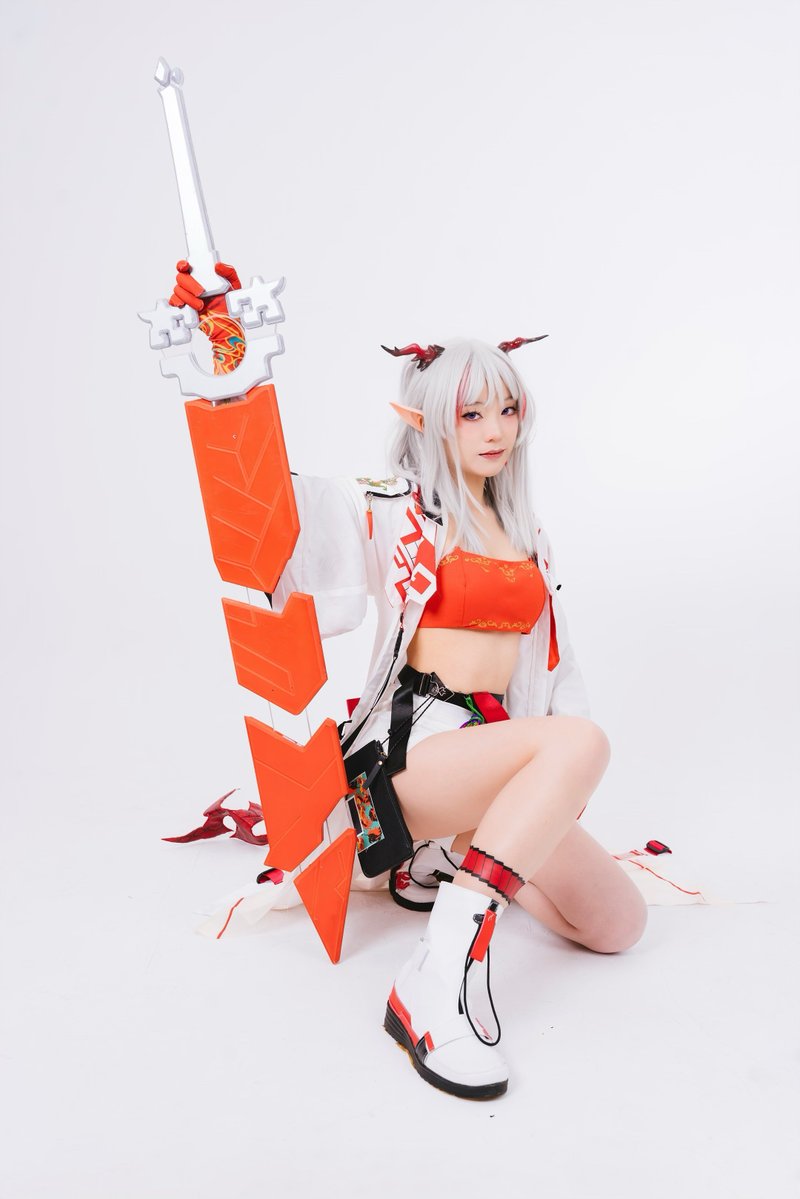 Ru_mi__cos's tweet photo. 🔥年🔥
#明日方舟 #Arknights #cosplay https://t.co/F2vvtJvuvE