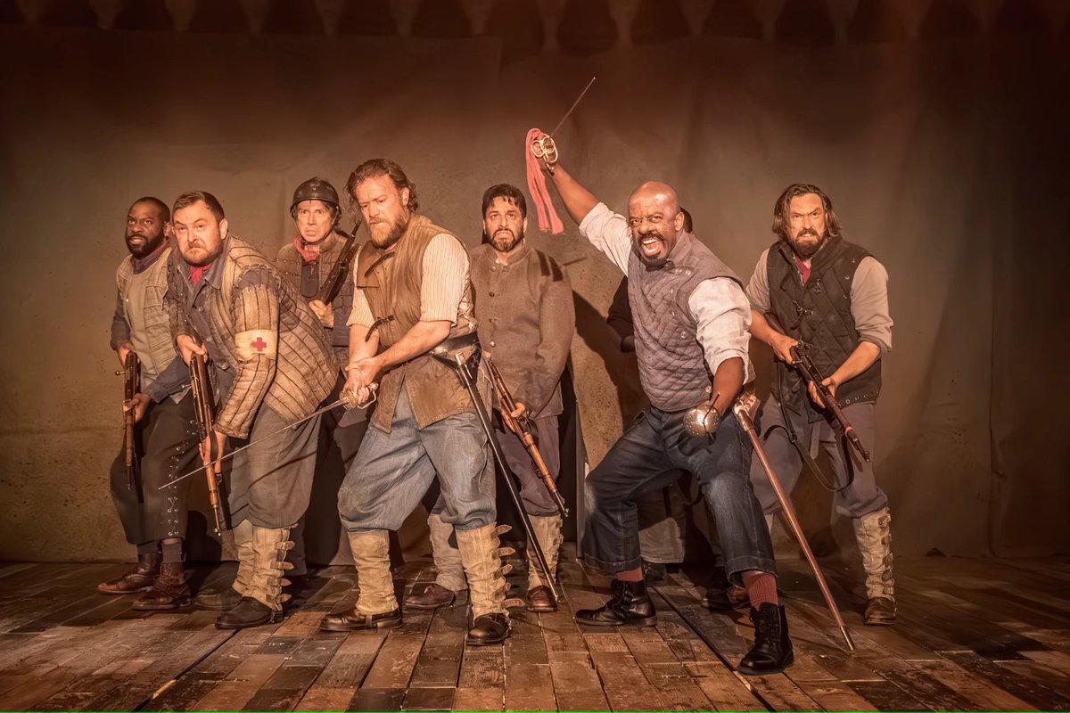 BrigitteUhrmann's tweet photo. #RSC #Cyrano has all it takes to make de Rostand's magnificent play shine: eloquence, brilliance, the dark shadow of unrequited love, a twinkle here and there and some magic for the dying scene. Adrian Lester is endearing as the tragic hero. https://t.co/2yA2cSPhh8