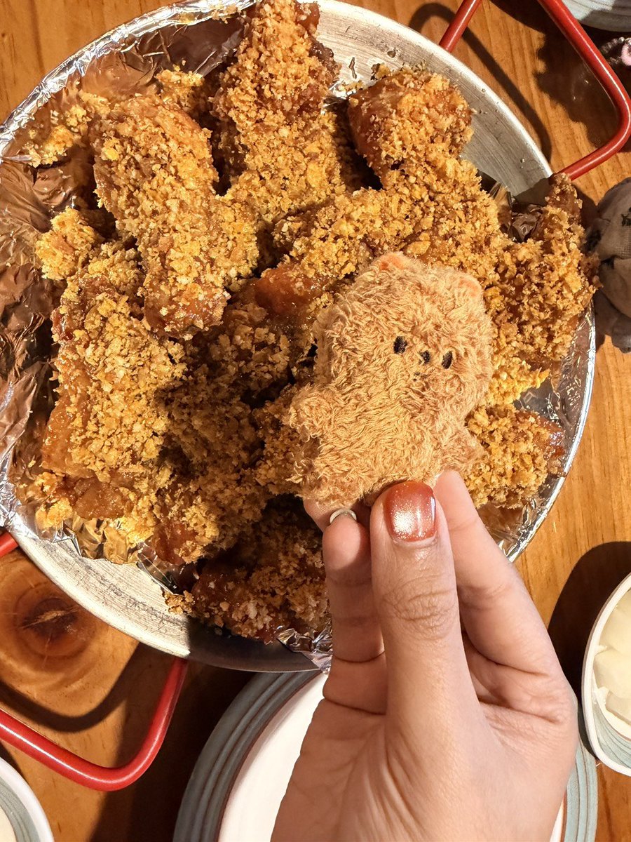 FarPreeya's tweet photo. ทำไมชิ้นนี้มานน่ากินกว่าปกติน้า😋 https://t.co/GG8HP50taY