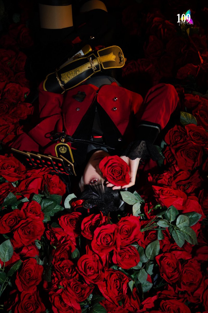 109Photo__'s tweet photo. 【速報】

本日はスタジオの赤い薔薇

全てお借りして撮影した🌹

#スタジオサイトル
#109Photo https://t.co/V6l3hyeW7n