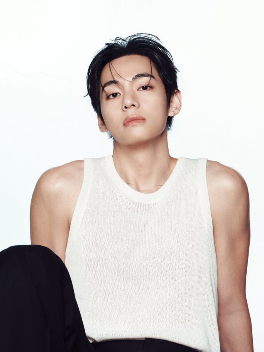 KTH_Facts's tweet photo. [INFO] Taehyung for TIRTIR

(https://t.co/e829wzdY9C)
#TaehyungxTIRTIR https://t.co/HwWRJ2KUZq