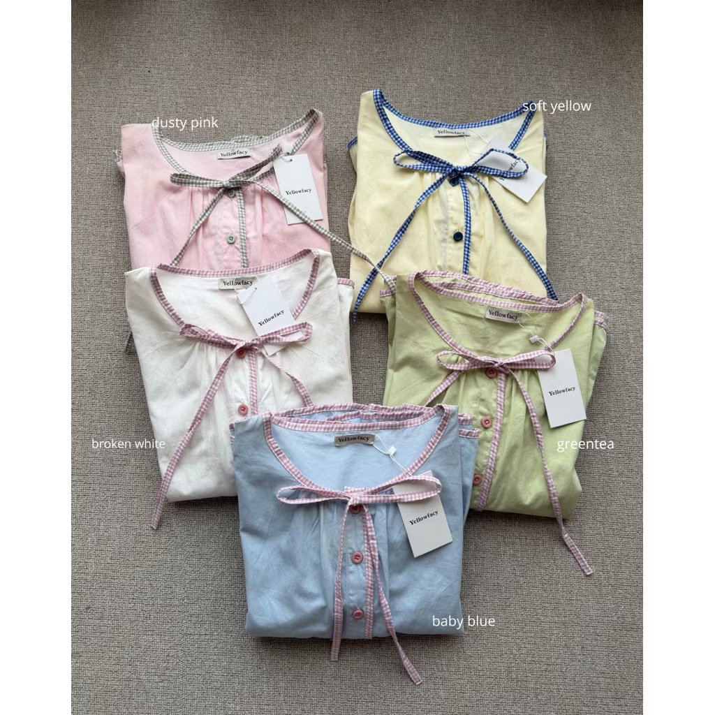 fillwithbliss's tweet photo. Ada tipe baju yg langsung bikin aura kita kelihatan kaya 'cewek baik-baik, adem, dan ramah'. Vibe 'cewek adem' itu biasanya lahir dari kombinasi warna earthy/pastel sama bahan blouse yang jatuh halus. Blouse ini lah definisi 'baju cewek adem' itu. 
🛒 https://t.co/ezlDSDzG3w https://t.co/aZZHY9Q9IC