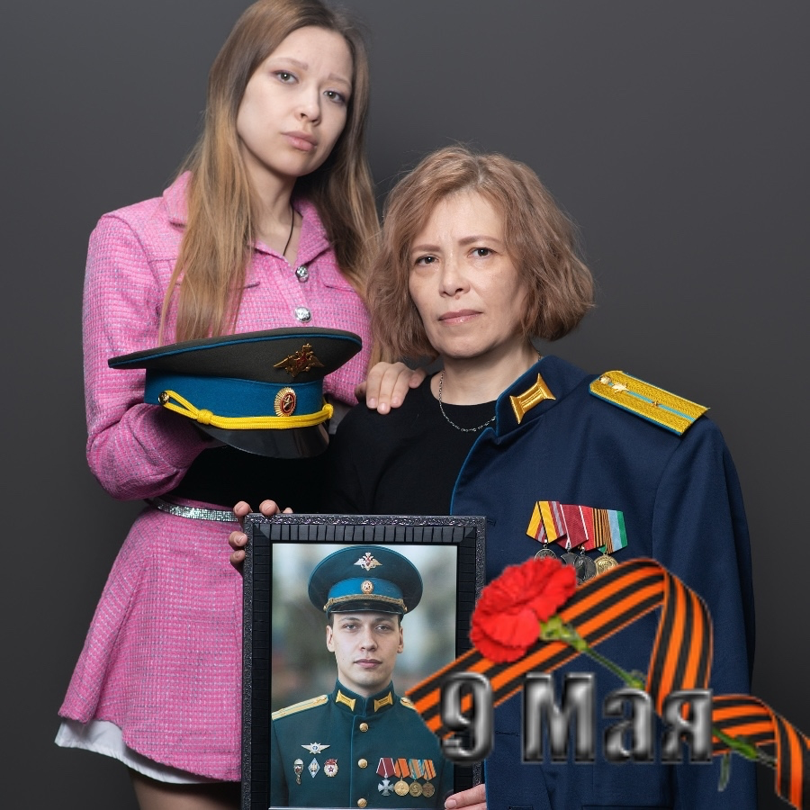 KilledInUkraine's tweet photo. Sister and mother. https://t.co/58VQVw1CJa