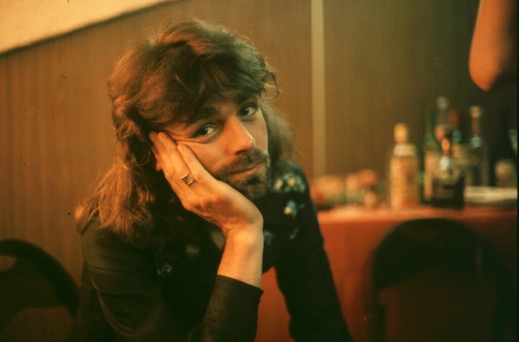 kennylanglea's tweet photo. Remembering Richard Wright. Born in Hatch End this day in 1943. English musician who was co-founder of legends Pink Floyd. He played keyboards and occasionally sang, performing on almost every Pink Floyd album and playing on all their tours🥀#RickWright #PinkFloyd https://t.co/1uoAAOjNwG