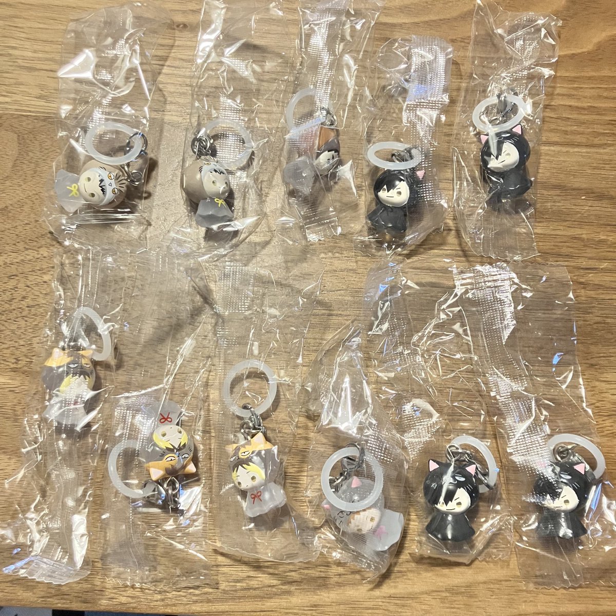 hedgehog4869's tweet photo. クロきすぎではwww研磨3クロ4ww
やっくんと赤葦1渋いw https://t.co/60XzZTdVam