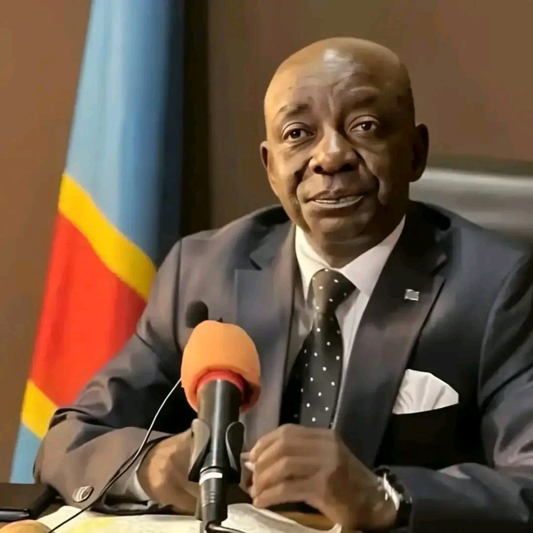 JeanFilsD4's tweet photo. 🔥 JUSTIN BITAKWIRA DÉMONTE MOÏSE KATUMBI !

Justin Bitakwira accuse Moïse Katumbi d'avoir manipulé une partie de la communauté katangaise en l'encourageant à déposer une plainte contre le président Félix Tshisekedi devant la CPI.

Il affirme que Katumbi était informé, trois semaines avant les faits, de l'exécution de Katumba Mwanke et que Nsamba Kaputu a été exécuté en sa présence. Justin Bitakwira s'interroge également sur l'absence de plainte contre les autorités de l'époque devant la CPI.

Pour Justin Bitakwira, cette démarche contre Félix Tshisekedi relève de l'hypocrisie et d'une manipulation politique fondée sur le mensonge. Selon lui, on ne peut pas réclamer la justice aujourd'hui tout en étant resté silencieux sur les drames du passé.

Les Congolais jugeront.