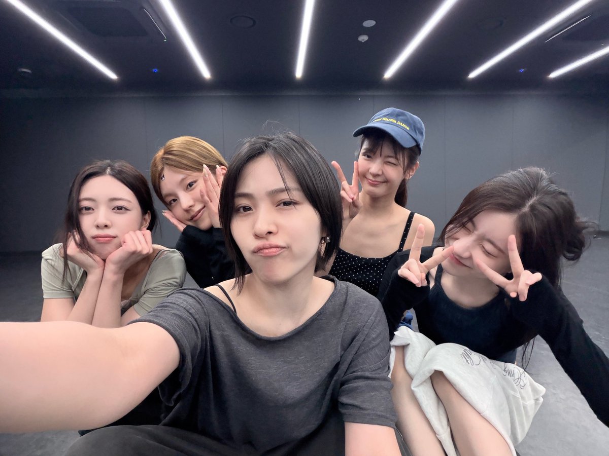 ryubean's tweet photo. call me parasocial but that’s my family https://t.co/n4Zu8FBLxv
