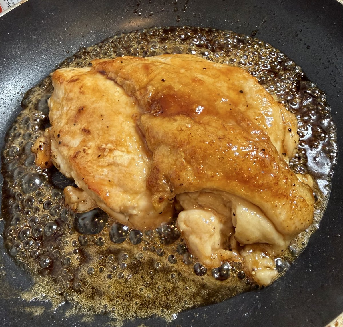 asakurake13's tweet photo. 今日から鶏胸のみの食事生活始めます🐣
9月までにバキバキな身体目指す！！ https://t.co/ZpJnLOCZmo