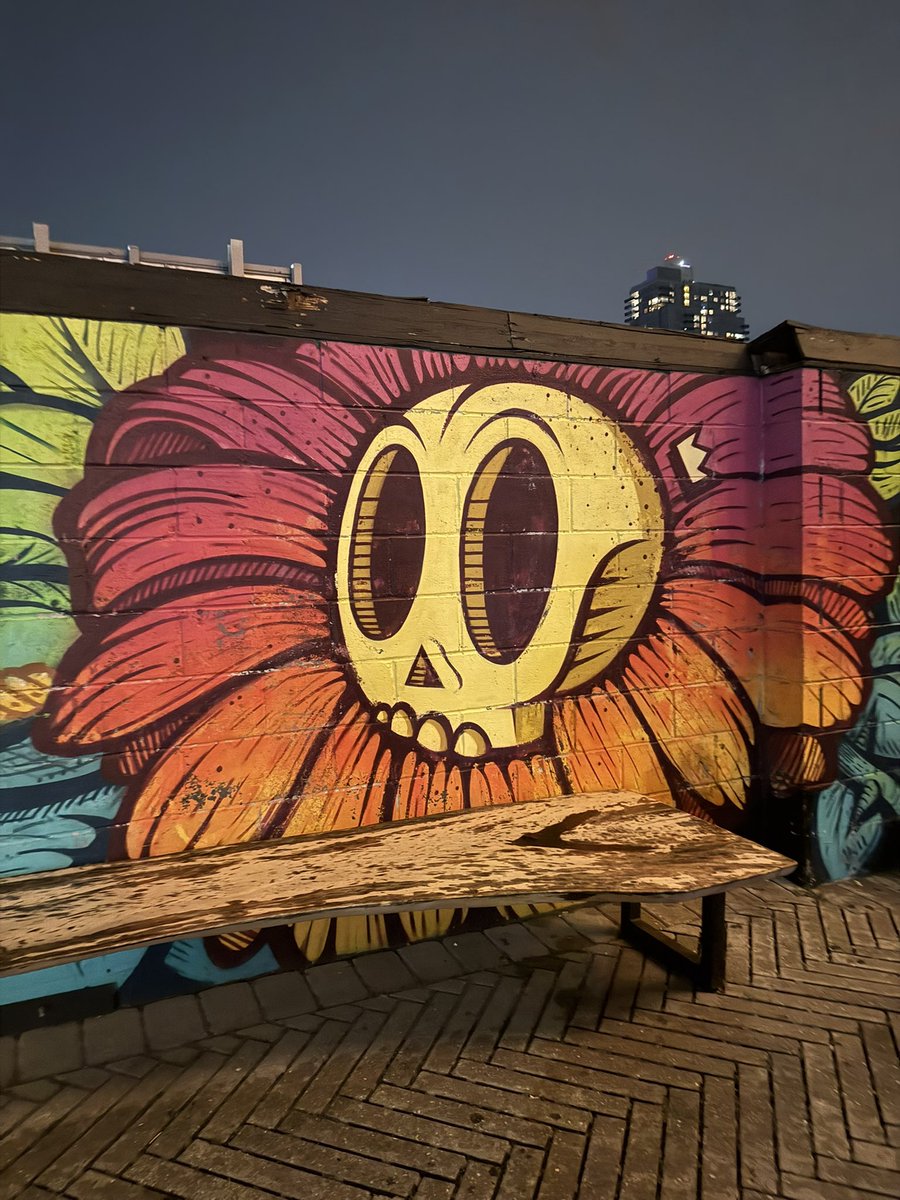 thisisjaziba's tweet photo. I have an eye for wall art 🎭
@ArloHotels @BrooklynNets https://t.co/ms9nIwXP64